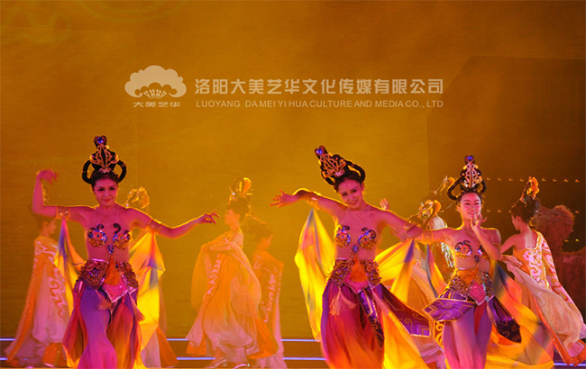 第36屆中國洛陽牡丹文化節(jié)開幕式現(xiàn)場，《隋唐洛陽城》篇章歌舞演出